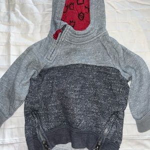 OSHKOSH HOODIE